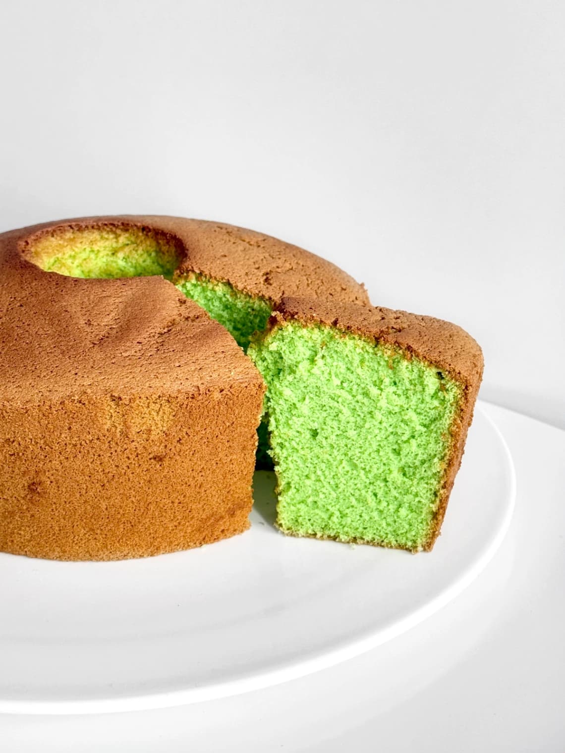 Pandan Chiffon Cake from vvbakes